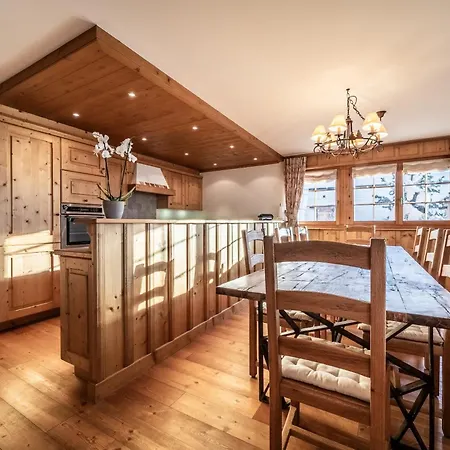 Apartament Ayous - By Emerald *