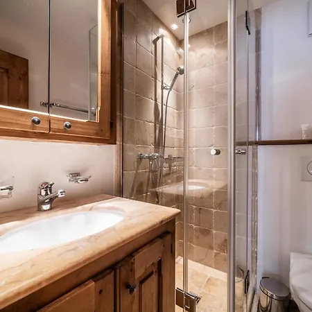 Ayous - By Emerald Apartament *