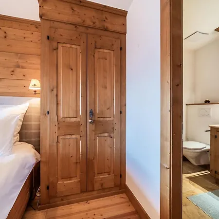 Apartament Ayous - By Emerald