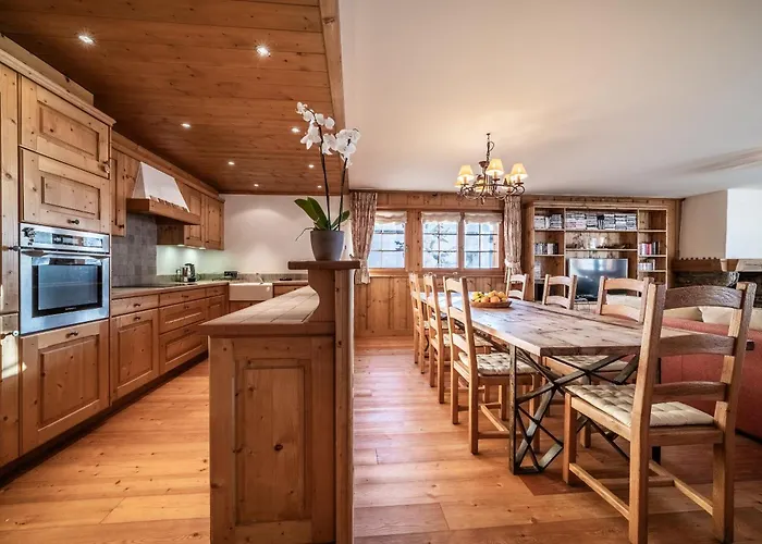 아파트 Ayous - By Emerald *