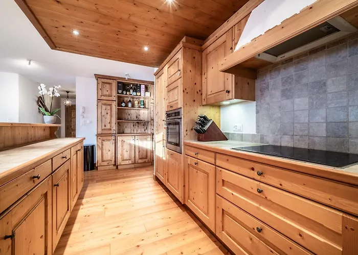 Ayous - By Emerald *