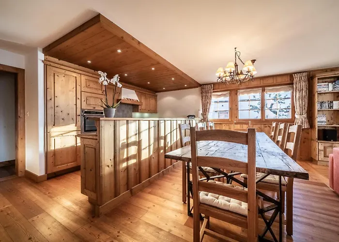 아파트 Ayous - By Emerald *