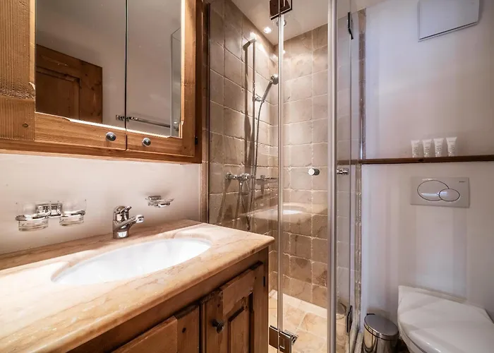 Ayous - By Emerald 아파트 *