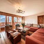 Ayous - By Emerald Apartament *
